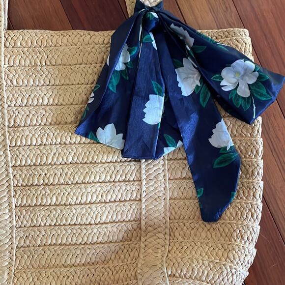 Draper James Straw Tote Bag Blue Silk Scarf Preppy Summer Coastal Nautical Vaca - Picture 2 of 7
